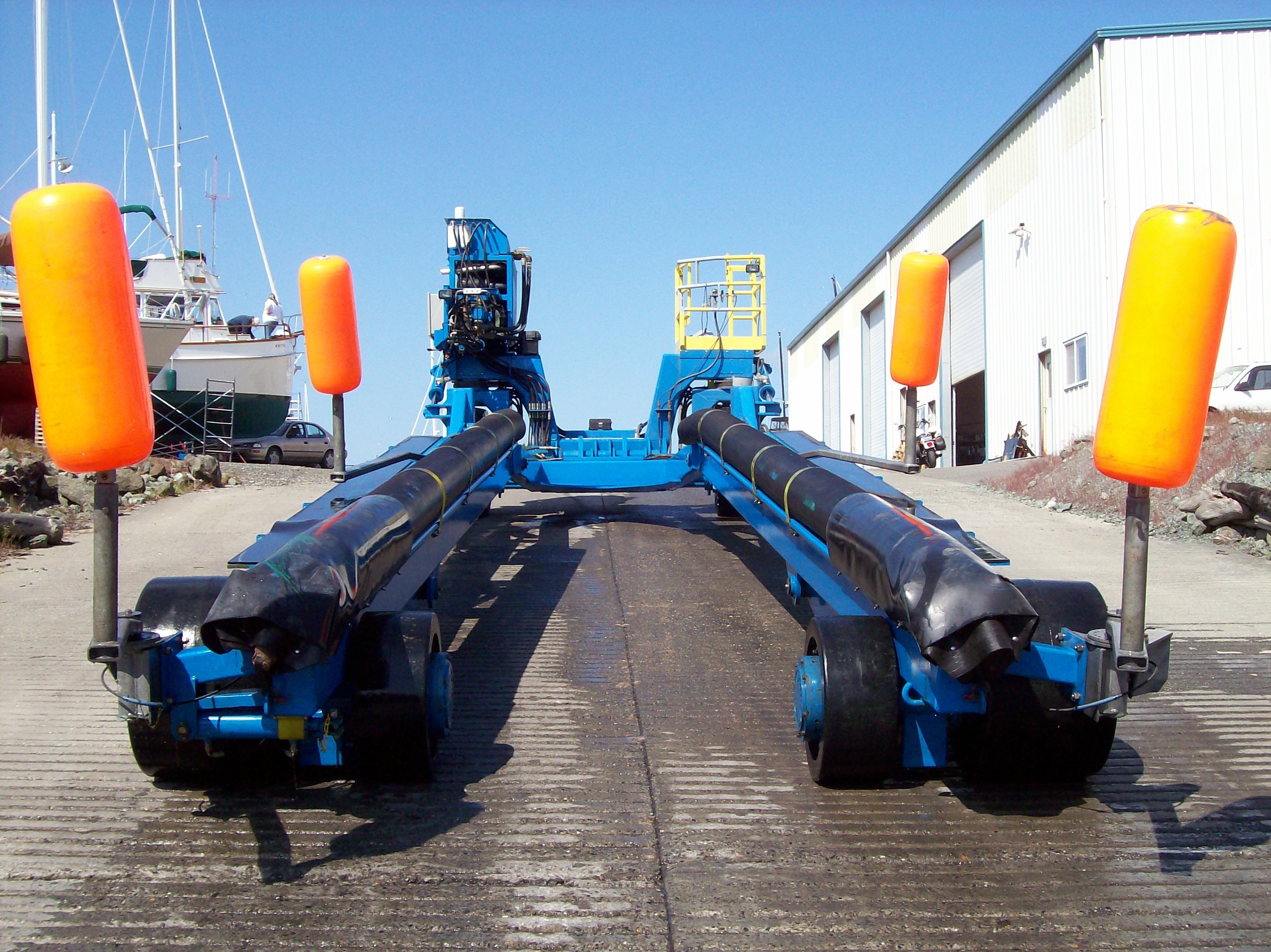 Sea-Lift trailer ready for haulout operations